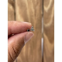 Cerrahi Çelik Tragus Helix Kıkırdak Conch Minimal Toplu Üçgen Detay Piercing Zümrüt yeşili
