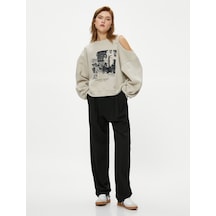 Koton Pencere Detaylı Sweatshirt Rahat Kalıp Uzun Kollu Baskılı Bej 4sal10591ık Ekru