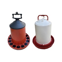 Fakiroğlu Tavuk Suluğu 10 Litre Yemlik Ve 12 Litre Tavuk Suluğu Yeşil Kırmızı Mavi