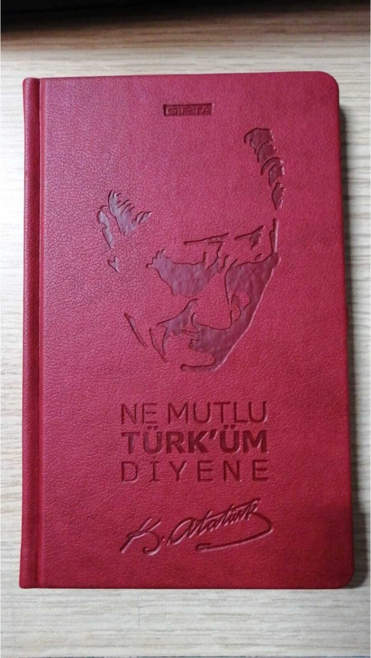 Atatürk Sert Kapak Defter,13x21 Cm