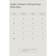 Kadın Lacivert Yandan Yırtmaçlı Kısa Kollu Tişört Lacivert