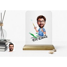 Kişiye Özel Erkek Diş Hekimi Karikatürlü Ahşap Standlı Çerçeve-4