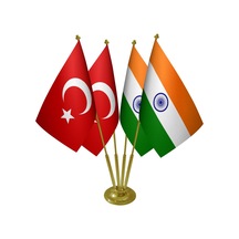 Masa Üstü Hindistan Bayrağı Türk Bayrağı Dörtlü Pirinç Direk Masa