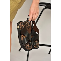 Fox Shoes Y390160503 Siyah Hakiki Deri Kalın Tabanlı Kadın Sandalet Siyah