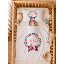 İsme Özel Kız Bebek Battaniye 80x80 Cm Ve Yastık Kılıfı 35x45 Cm %100 Pamuk Organik Baskılı Bebek Seti Bebek Hediyesi 2063yb Krem