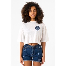 Gen V Godolkin University Emblem Beyaz Kırçıllı Kadın Crop Tshirt Beyaz