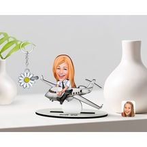 Kişiye Özel Kadın Kaptan Pilot Karikatürlü 3D Ahşap Biblo Ve Isim (473566654)