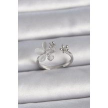 Pirinç Gümüş Renk Ayarlanabilir Zirkon Taşlı Beyaz Mineli Yaprak Model Kadın Yüzük Gümüş