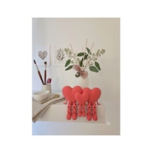 Kalpli Aile Figürü Anne, Baba Ve Çocuk Tasarımlı Dekoratif Masaüstü Süsü 16x9x8 Cm Doğa Dostu Pla Malzeme Kırmızı