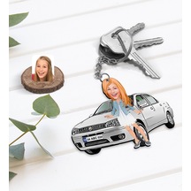 Kişiye Özel Kadın Fiat Albea Figürlü Plakalı Ahşap Karikatür Anah (504861002)