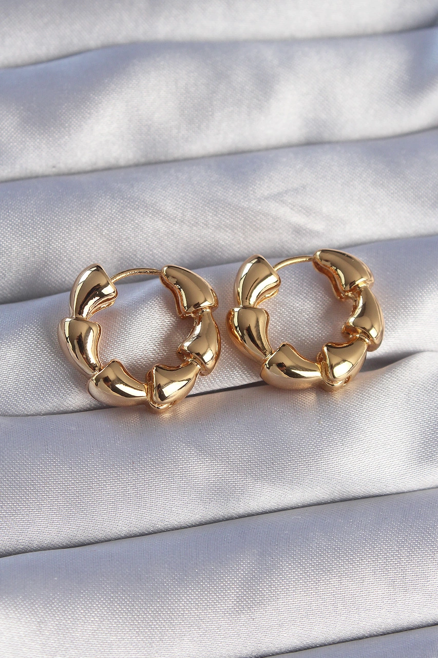 Nova Bazaar Pirinç Gold Renk Damla Kıvrım Tasarımlı Halka Küpe Altın