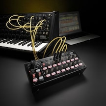 Korg 417 Sq-1 Adımlı Sıralayıcı Profesyonel - Sequencer 2x8 Adım, Cv/gate Ve Usb Bağlantısı, Analog Synth Kontrolü, Kompakt Tasarım