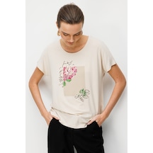 Kadın Sıfır Yaka Önü Payet Güllü Penye T-shirt Bej Bej