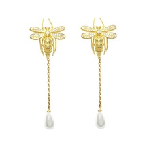 Brezza Lusso Jewelry Altın Kaplama Arı Figürlü Sallantılı Inci Bayan Küpe