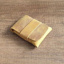 Sumerian Leather Craft Minimalist Deri Kartlık Cat Sarısı Anahtarlık Hediye Sarı