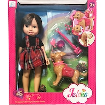 Jelena Bebek Köpeğiyle Gezmede