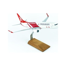 Thy005 1/100 Ölçek, Thy Nurnberg Logolu B737-800 Yolcu Uçağı, Sergilemeye Hazır Ahşap Standlı Model-56259