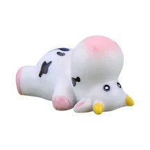 İnek Heykelcik Çevre Dostu Zanaat Heykeli Göz Alıcı Reçine Minyatür İnek Ev İçin 2