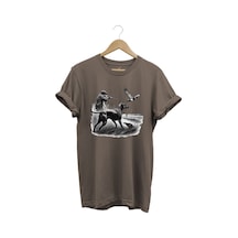 Avcılık Temalı Kuş Avı Ve Av Köpeği Baskılı %100 Pamuk Regular Fit Kahverengi T-shirt Kahverengi