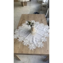 Masa Üzerine Runner, Sehpa Örtüsü Fransız Dantel Detaylı Kare 88x 88 Cm Kayla Kreme Gümüş