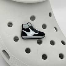 Crocs Terlik Süsü Ve Aksesuarı , Çanta Süsü Jibbitz 3d Ayakkabı 04 Görsel Logo Aksesuar Gri-siyah