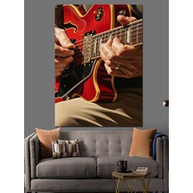 Ahşap Tablo Gitar Çalan Eller Detayı