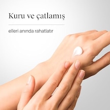 Parfümlü El Kremi 75 Ml + Dudak Kremi Spf 20 4,8 G Parfümlü Onarıcı El Kremi Kuru Dudaklar İçin Nemlendirici Balm
