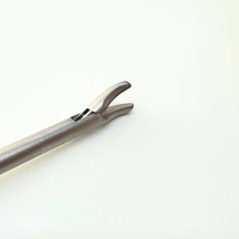 Laparoscopic Needle Holder - Sağa Eğimli - Praticmed