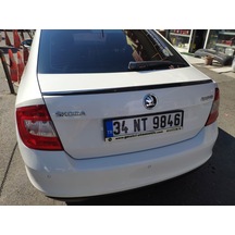 Spoiler Skoda Rapit Kasa Uyumlu Anatomik Parlak Siyah