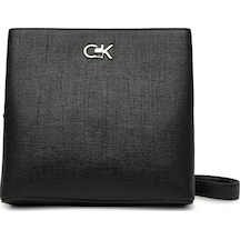 Calvin Klein Calvın Kleın Kadın Omuz Çantası K60k613179-beh Siyah Calvin Klein Calvın Kleın Kadın Omuz Çantası K60k613179-beh Siyah