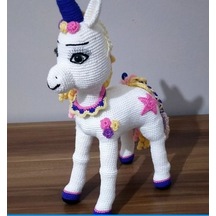 El Örgüsü Unicorn Amigurumi