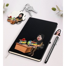 Kişiye Özel Kadın Öğretmen Karikatürlü Siyah Defter Kalem Ve Anah N11.390