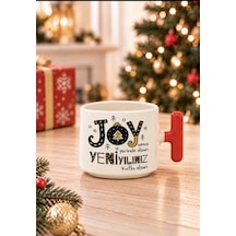 Mesela Yılbaşı Kupası Joyumuz Yerinde Olsun Desenli Kırmızı Kulplu Hediyelik Kahve T Kupa Bardak Beyaz