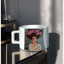 Saçında Mor Çiçekler Takılı Siyah Saçlı Kadın Baskılı Çay-Kahve Fincanı