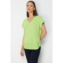 On Kadın V Yaka Parçalı T-shirt 71475 Fıstık Yeşili