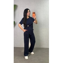 Dogutrend Kadın Kısa Kollu Bisiklet Yaka Yandan Toka Detaylı Viskon Iki Iplik Bluz Ve Pantolon Ikili Takım Lacivert Dogutrend Kadın Kısa Kollu Bisiklet Yaka Yandan Toka Detaylı Viskon Iki Iplik Bluz Ve Pantolon Ikili Takım Lacivert