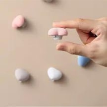 4 Adet-beyaz.mavi.pembe.griantrasit.dugme Klips Plastik 35 X 35 Çok Renkli Diğer