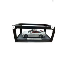 Audi A7 1:24 Ölçekli Diecast Model Araba Metal Gövde, Dekoratif Sergi Standlı Metalik Beyaz