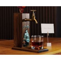 Bk Gift Kişiye Özel Kabartma İsimli Tarihli Pirates Ship Tasarımlı Musluklu Ceviz Ahşap Şarap Standı-2, Viski Çeşmesi, Babaya Hediye, İçecek Dispenser