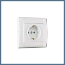 Buradabulabilirsin 42001028 Defne Beyaz Topraklı Priz 1 Adet Bbz