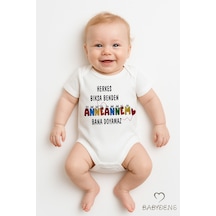 Babyden's Herkes Bıksa Benden Anneannem Bana Doyamaz Yazılı Çıtçıtlı Bebek Zıbını %100 Pamuk Kısa Kollu Body Beyaz