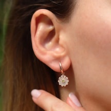 Papatya Zirkon Taşlı Rose Gold Kaplama Gümüş Küpe Gümüş