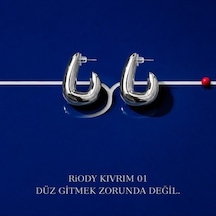 Riody Kıvrım 01 Paslanmaz Çelik Gümüş Renk Kalın Damla Form Kadın Halka Küpe Beyaz - Gümüş