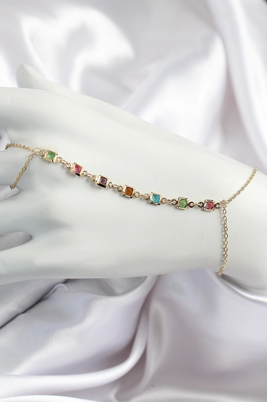 Nova Bazaar Pirinç Renkli Kare Zirkon Taşlı Y Model Gold Renk Kadın Şahmeran Altın Nova Bazaar Pirinç Renkli Kare Zirkon Taşlı Y Model Gold Renk Kadın Şahmeran Altın