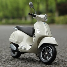 Welly 1:12 Ölçek Vespa Gts 300 Diecast Model Gerçekçi Detaylı Metal Scooter Diecast Renk:krem