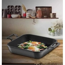 Kare Döküm Granit Yumurta Sahanı 20 Cm Siyah