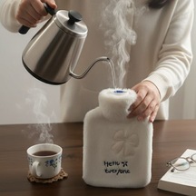 Hello Everyone Yazılı Kurdeleli Beyaz Peluş Sıcak Su Torbası 1 Lt Yumuşak Kılıflı Termal