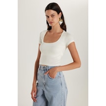 Tudors Kadın Slim Fit Dar Kesim Kısa Kollu U Yaka Ekru Bluz-33516 Ekru
