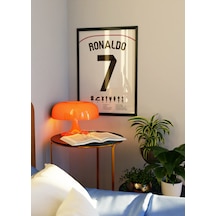 Cristiano Ronaldo 7 Real Forma Tasarımlı Poster Siyah Çerçeveli