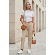 Kadın Beyaz Büzgülü Dokulu Bluz Slim Fit Kısa Kol Yüksek Yaka Esnek Modern Şık Üst Bluz Kadın Beyaz Büzgülü Dokulu Bluz Slim Fit Kısa Kol Yüksek Yaka Esnek Modern Şık Üst Bluz